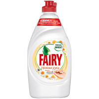 Средство для мытья посуды Fairy 'Нежные руки. Ромашка и витамин Е', 0,45л