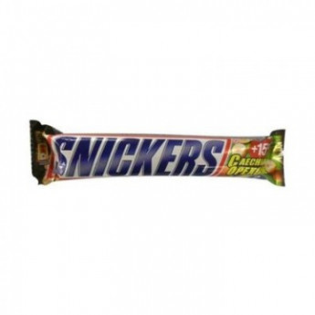 Шоколадный батончик Snickers лесной орех 81г